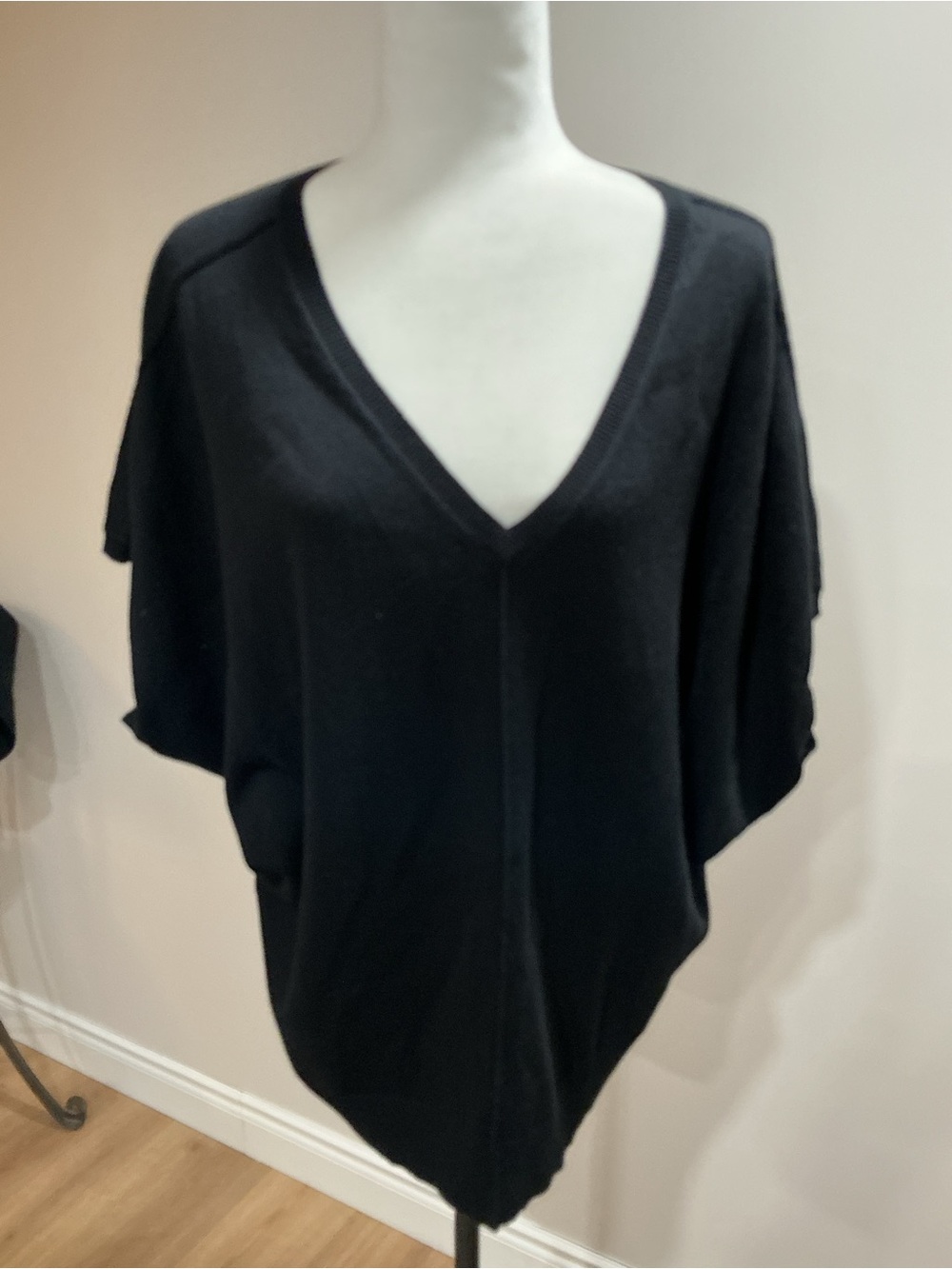 Eileen Fisher cashmere cotton blend V-Neck sweather size small